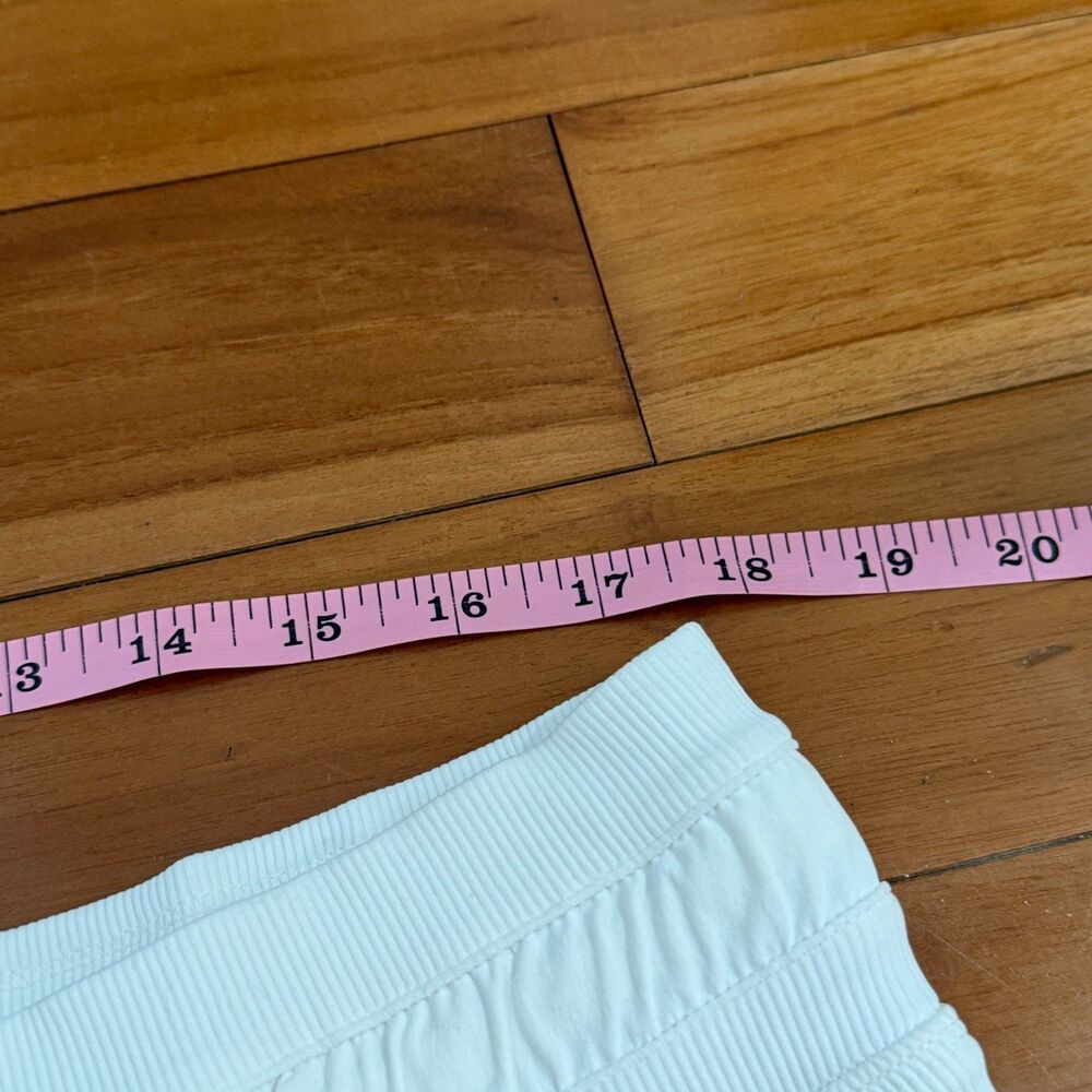 Women Lululemon Dance Studio Mid-Rise Cropped Pant Bone Size 14 Running Athletic - Picture 8 of 9